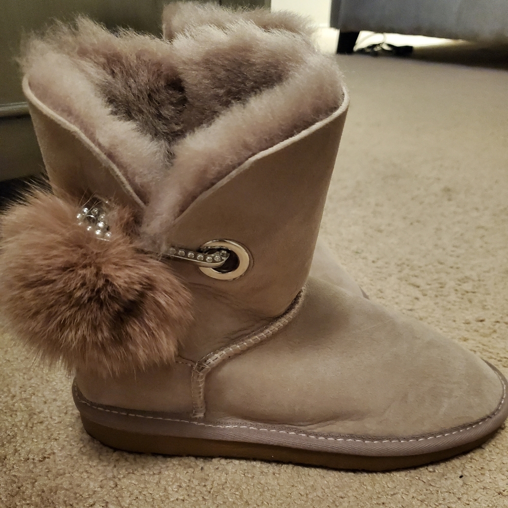 UGG